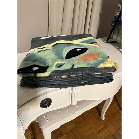 Star Wars The Mandalorian “Come To The Cute Side” Grogu Plush 46x60 In Throw - Picture 8 of 8